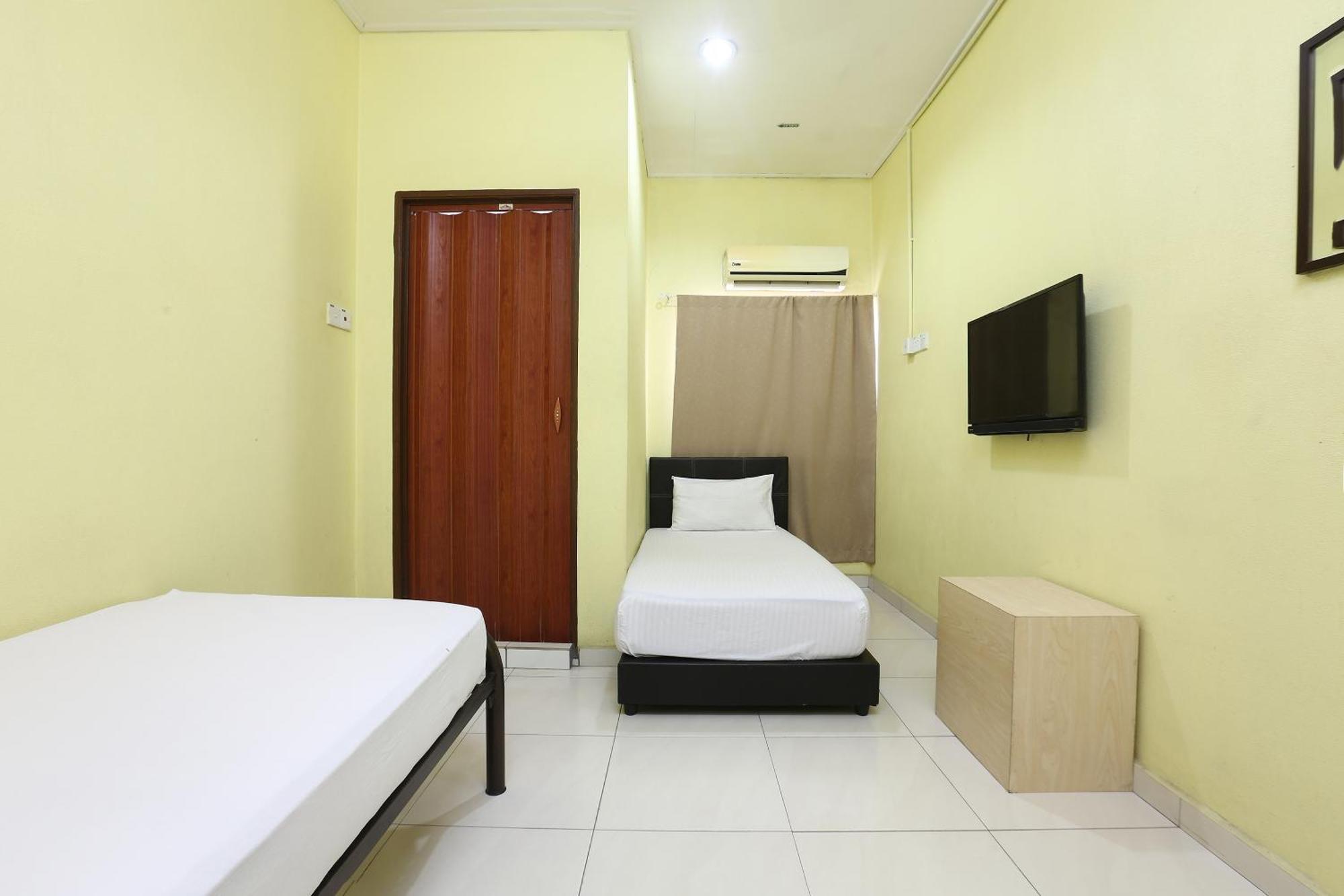 Oyo 89925 Innap Kota Bharu Esterno foto