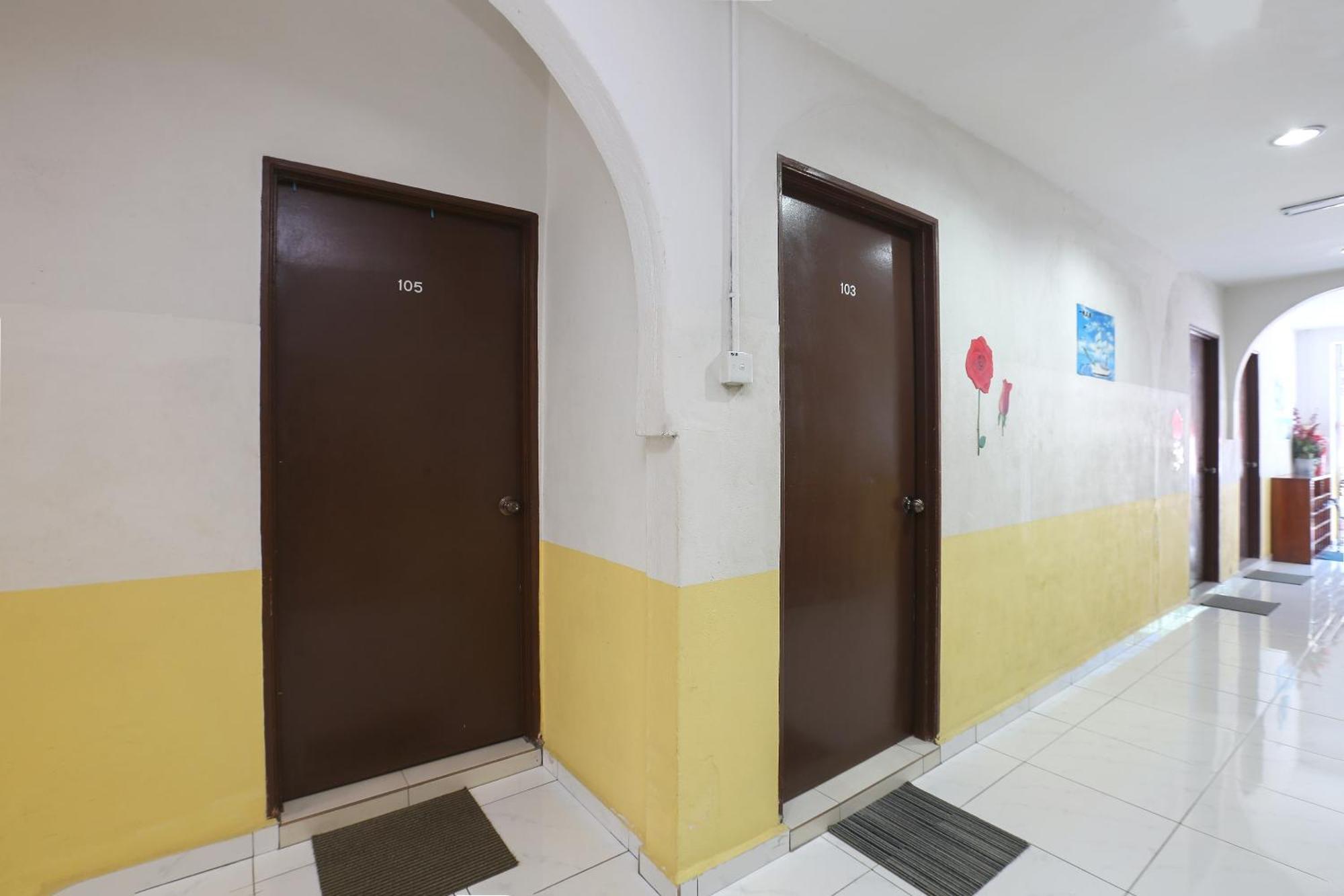 Oyo 89925 Innap Kota Bharu Esterno foto