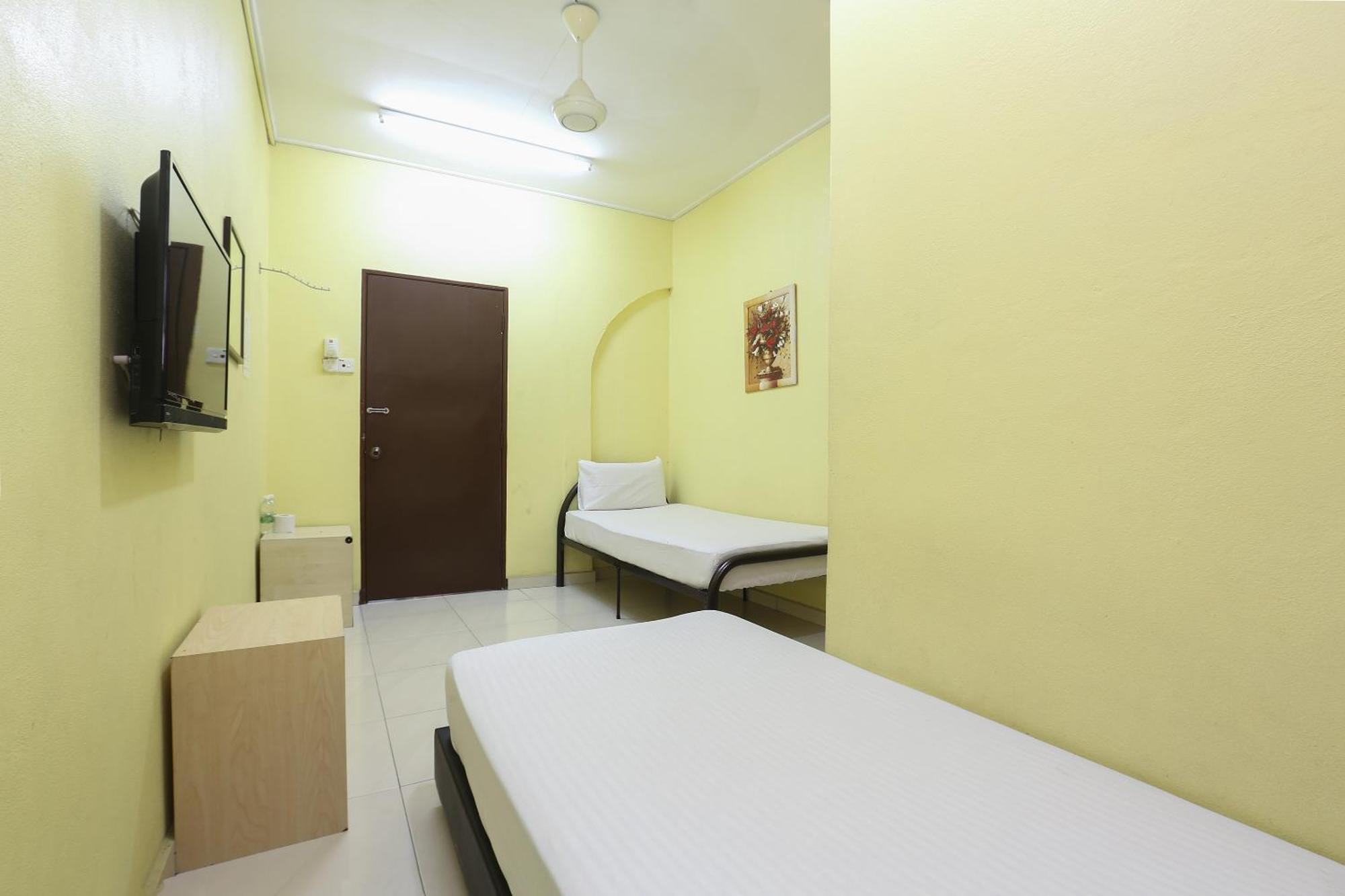 Oyo 89925 Innap Kota Bharu Esterno foto