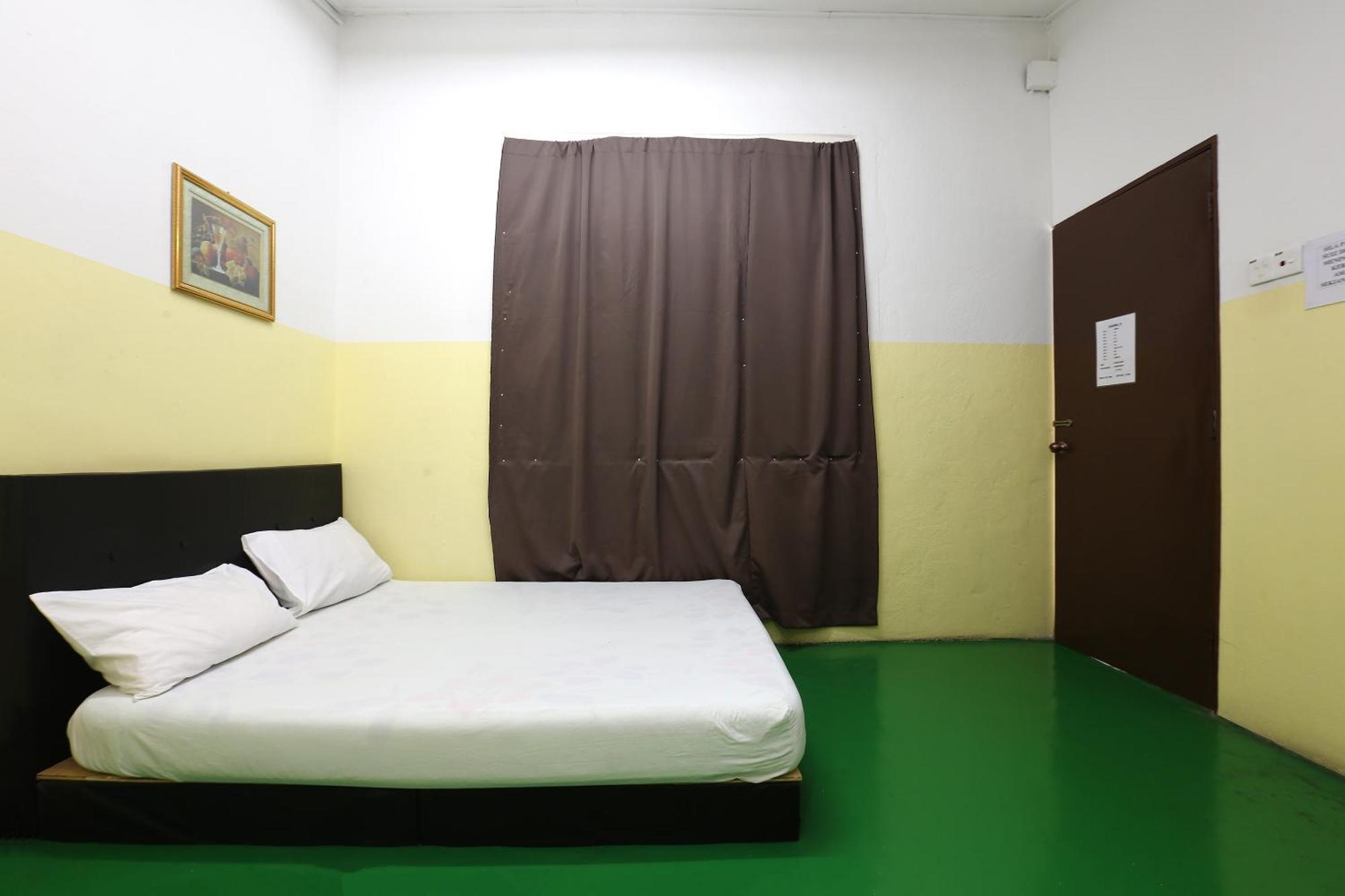 Oyo 89925 Innap Kota Bharu Esterno foto