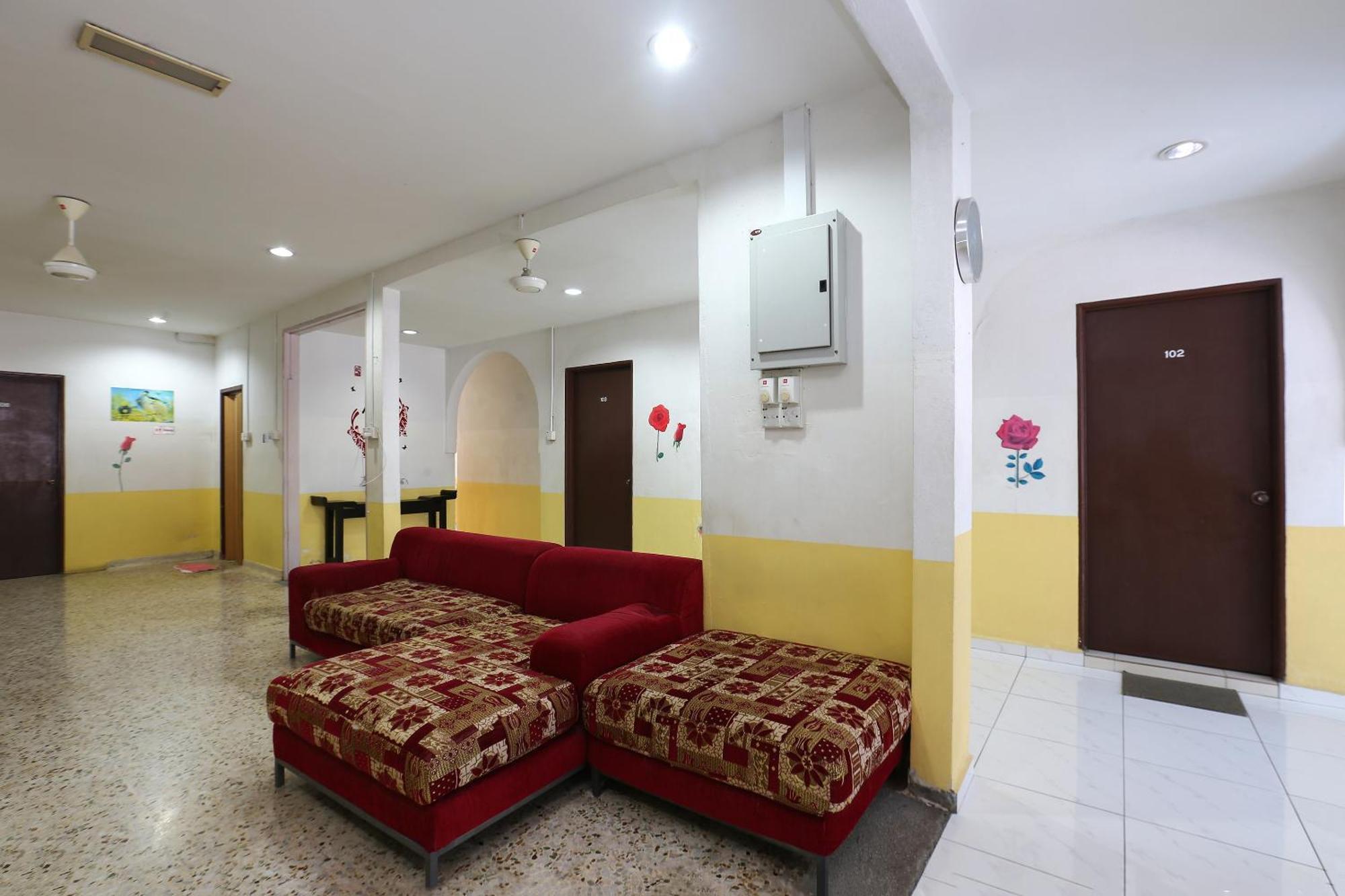 Oyo 89925 Innap Kota Bharu Esterno foto
