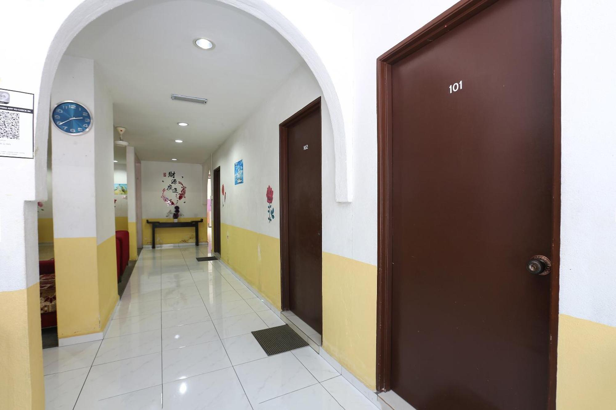 Oyo 89925 Innap Kota Bharu Esterno foto
