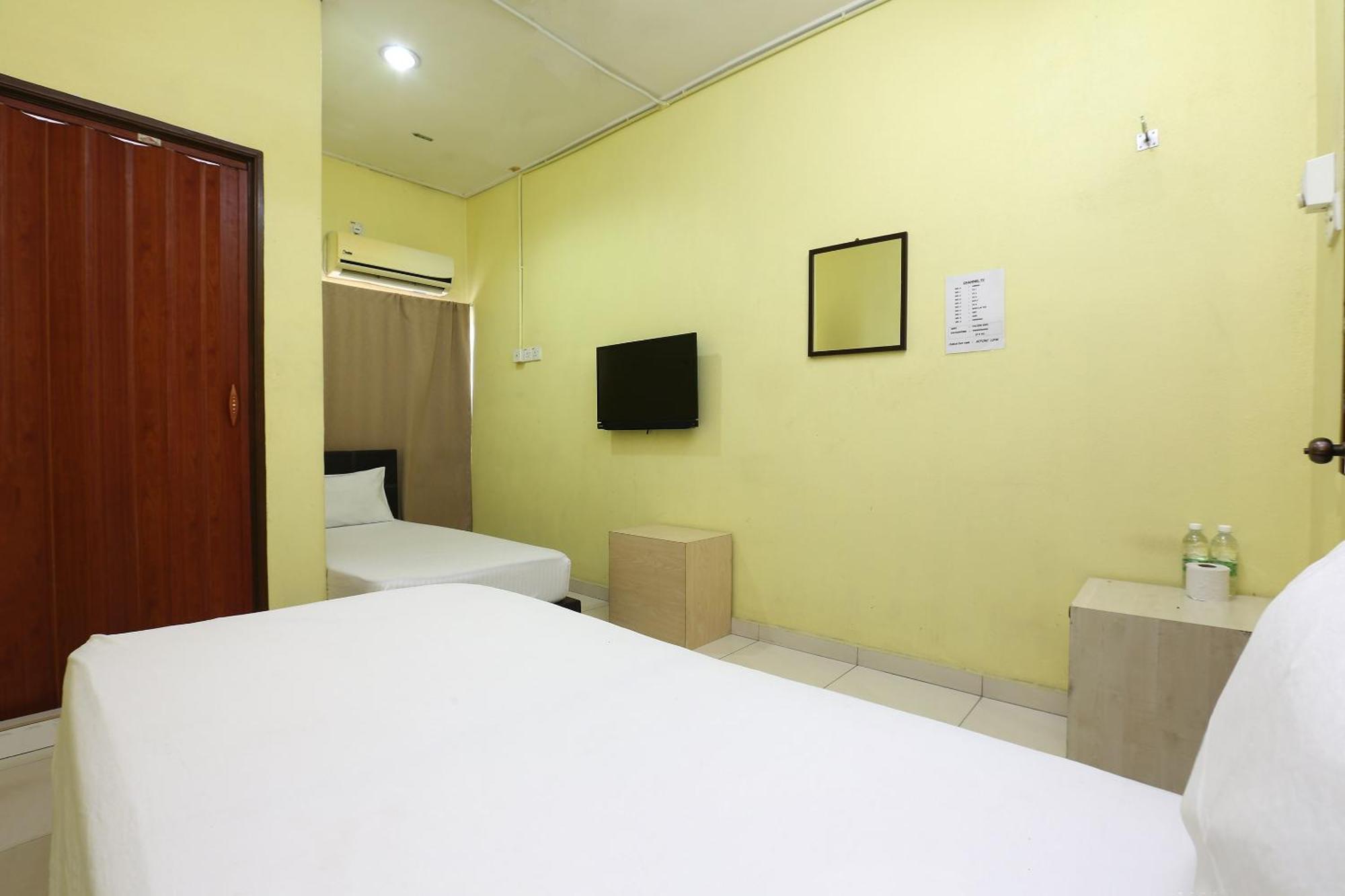 Oyo 89925 Innap Kota Bharu Esterno foto