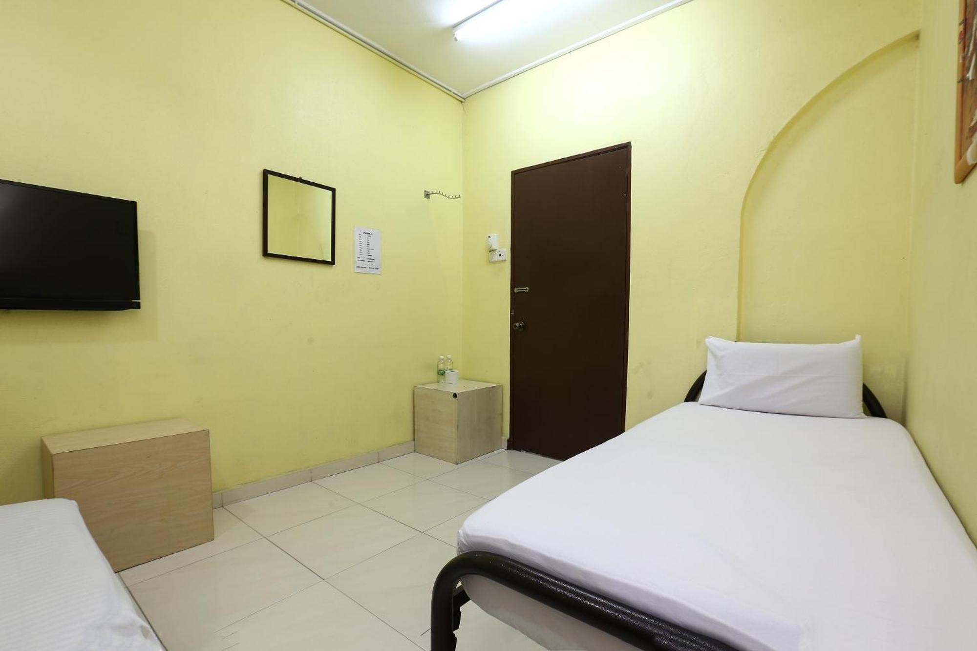 Oyo 89925 Innap Kota Bharu Esterno foto
