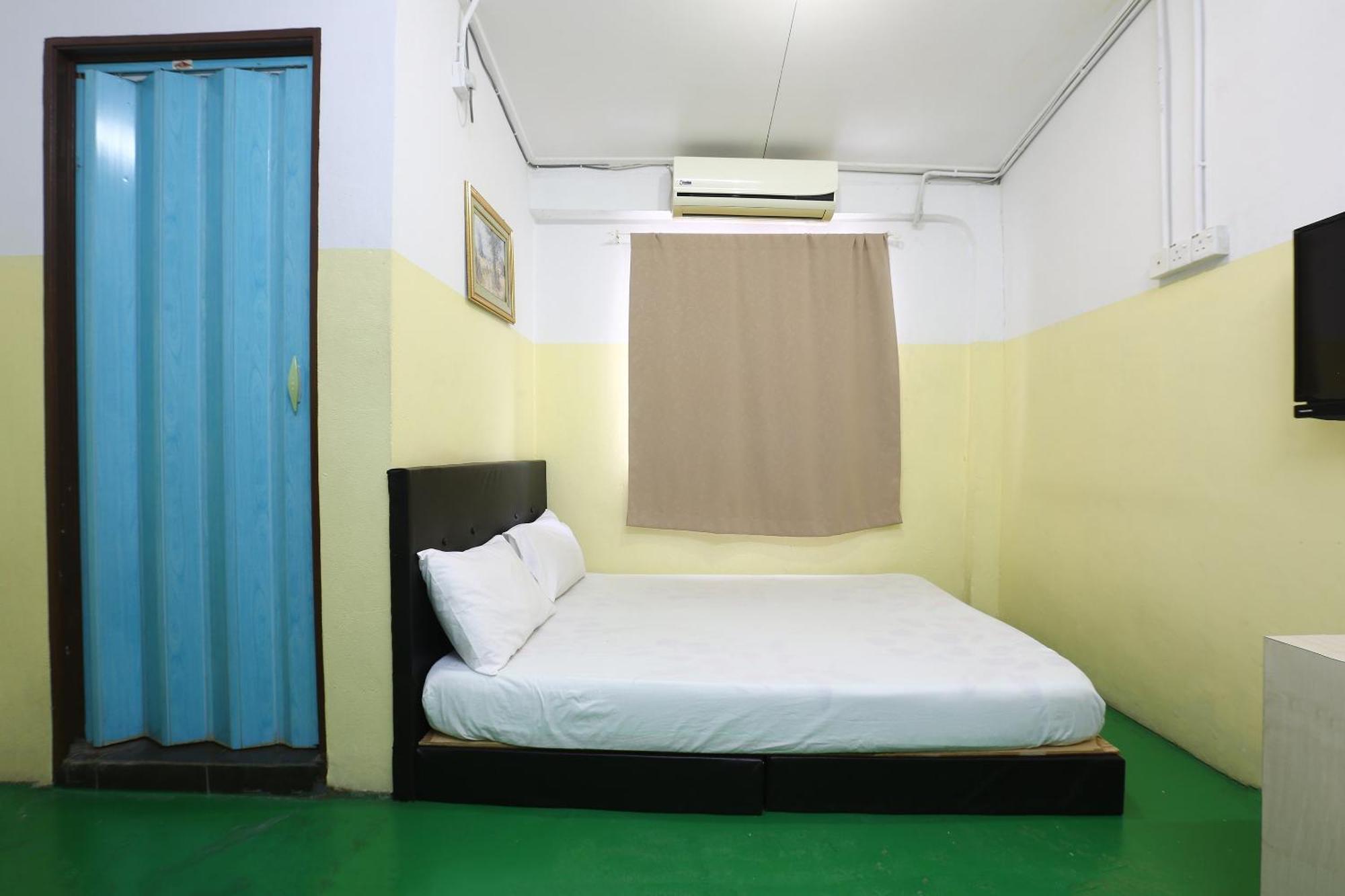 Oyo 89925 Innap Kota Bharu Esterno foto